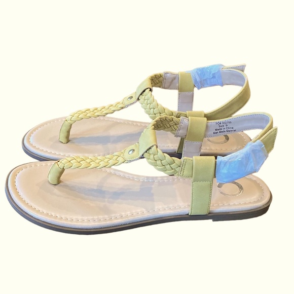 Journee Collection Genevive Sandals - Picture 4 of 9